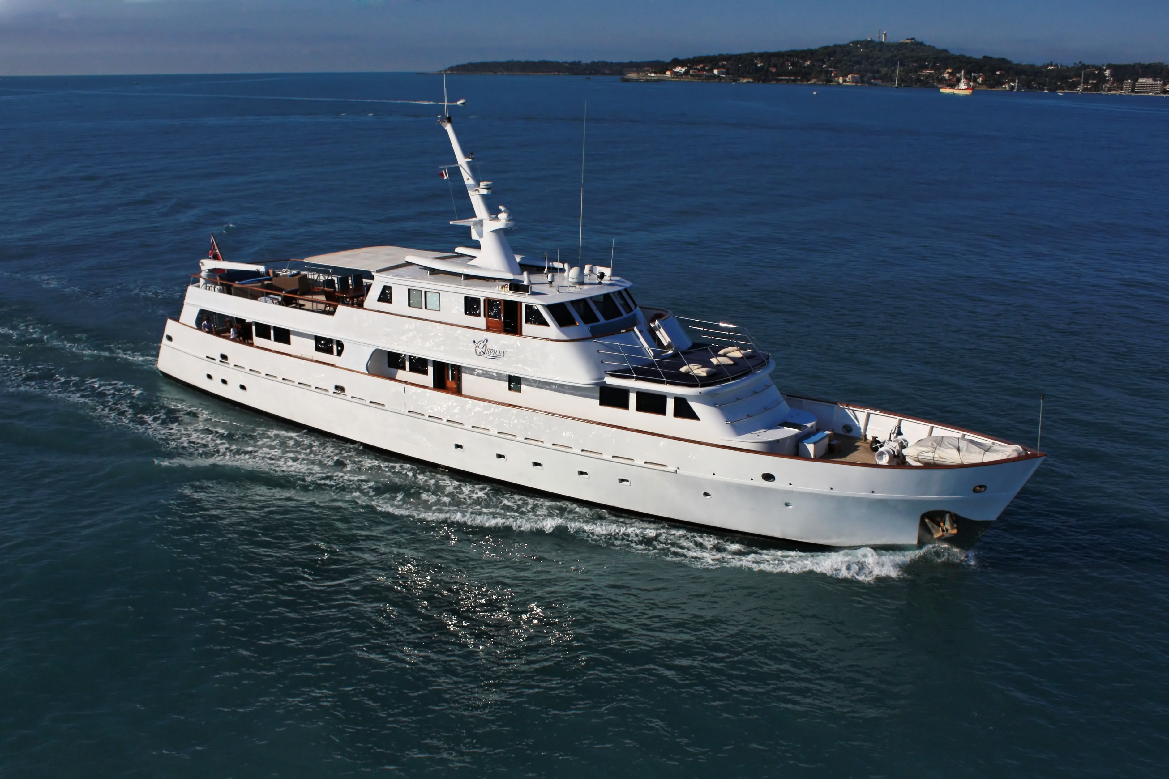 35 meter yacht charter